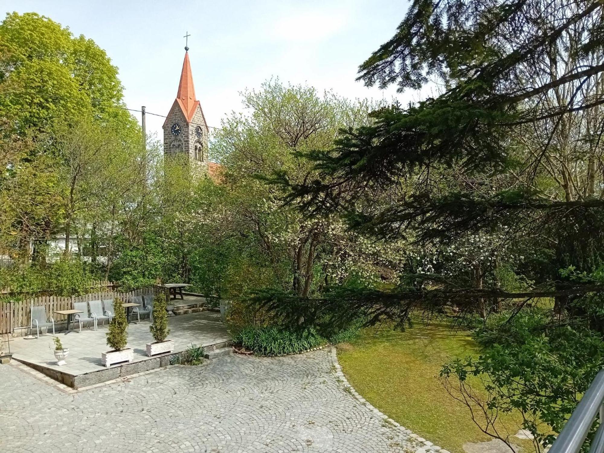 Gasthof-Pension Zum Haugstein - Familie Eder Engelhartszell Esterno foto
