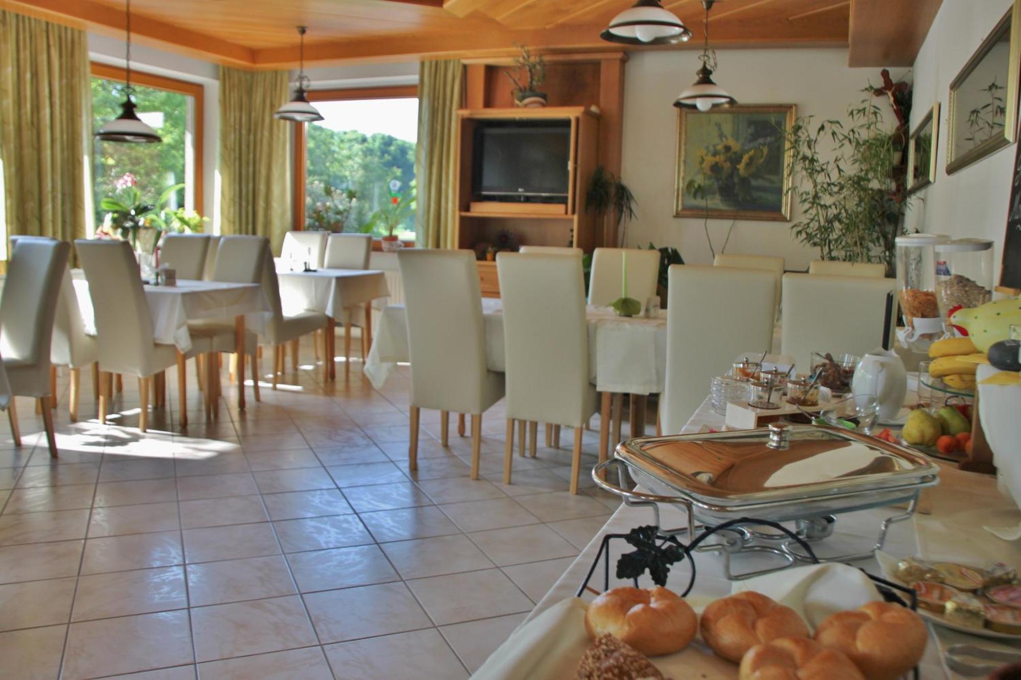 Gasthof-Pension Zum Haugstein - Familie Eder Engelhartszell Esterno foto