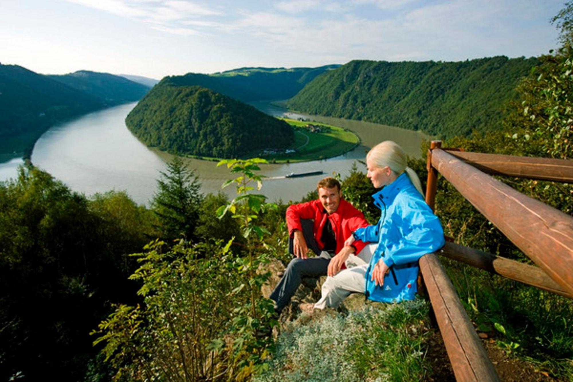 Gasthof-Pension Zum Haugstein - Familie Eder Engelhartszell Esterno foto